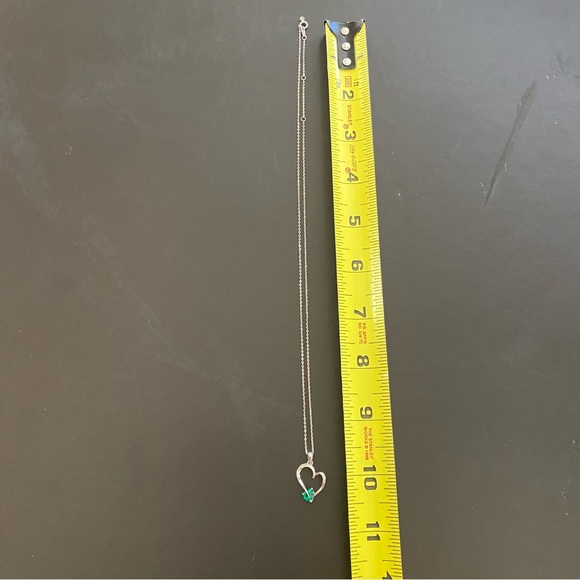 NWOB Silver Heart Necklace - Picture 10 of 10